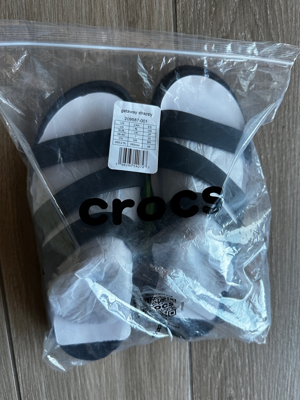 NWT Crocs Getaway Strappy Slides Sandals Size 9 - Picture 8 of 9